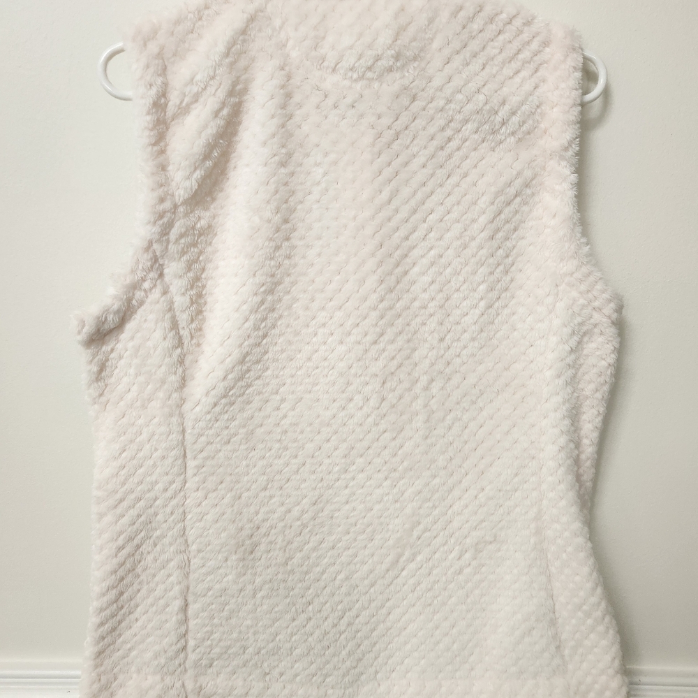 NWT Calvin Klein Vest - Picture 2 of 7
